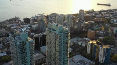 Seattle cityscape Körfezi ve dock ile havadan görünümü