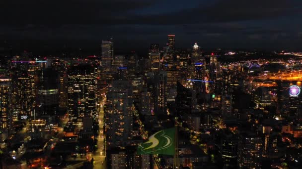 Gece Seattle Space Needle Kulesi Havadan Görünümü — Stok video