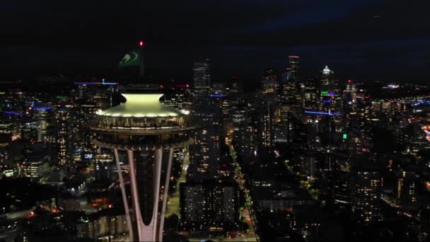 Vista Aérea Torre Space Needle Seattle Por Noche — Vídeo de stock