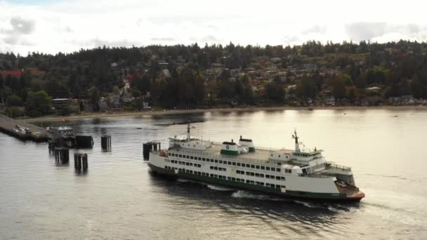 Aerial View Ship Arriving Fauntleroy Terminal Seattle Washington — Stock Video