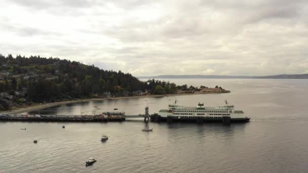 抵达华盛顿西雅图方特罗伊航站楼的船舶鸟瞰图 — 图库视频影像