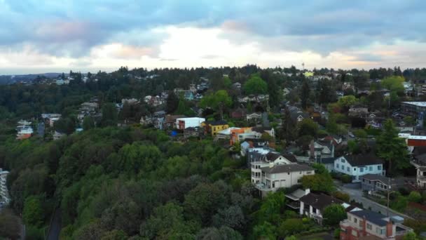 空中游览西西雅图4K — 图库视频影像