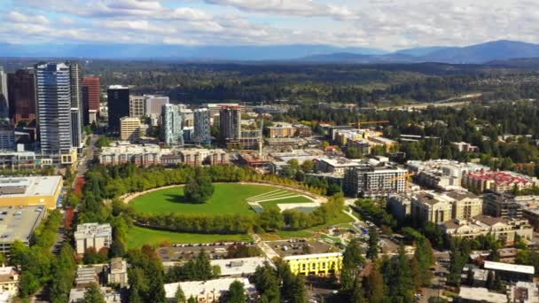 Antena Bellevue Downtown Park Seguimiento Órbita Disparo — Vídeo de stock