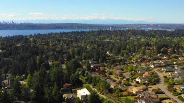 Aerial Tour Clyde Bellevue Washington Neighborhoods — Stock Video