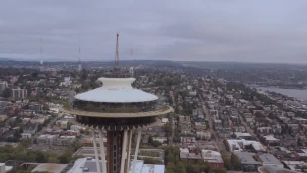 Fliegen Regen Antenne Seattle Videomaterial Raum Nadel — Stockvideo