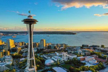 Seattle, Wa, Amerika Birleşik Devletleri - 15 Eylül 2018: hava bir yardımcı ile vurdu Seattle Space Needle Simgesel Yapı turistik
