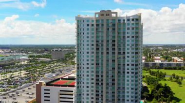 Duo Towers Hallandale kat mülkiyeti