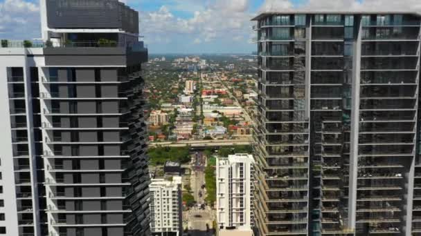 Videofilmer Miami Brickell Skott Drone — Stockvideo