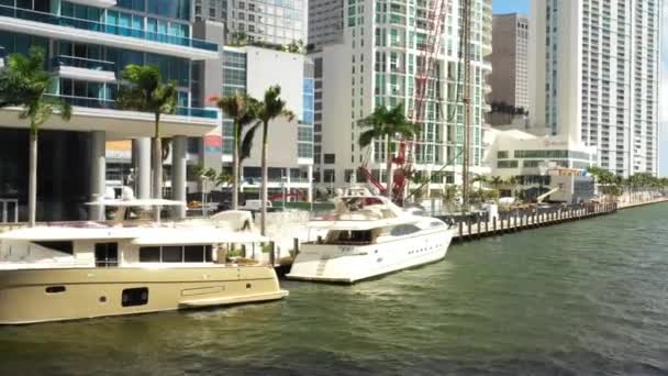 Yachter Och Byggandet Aston Martin Residences Miami — Stockvideo