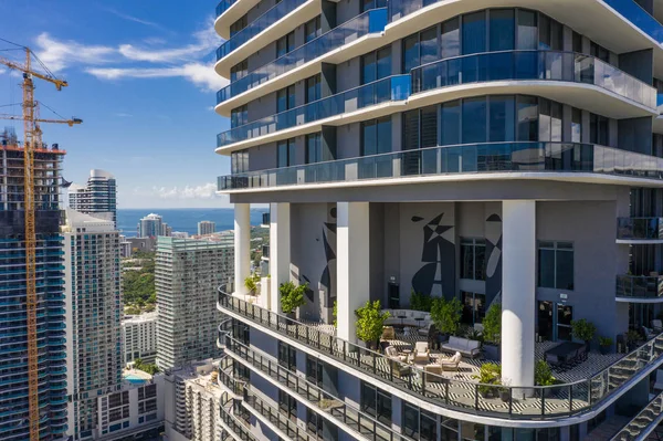 Aerial Miami Brickell Torre Grattacielo Con Area Ricreativa — Foto Stock