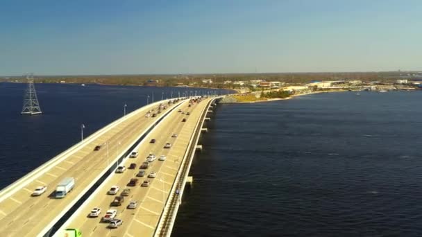 Aerial Drone Footage Evacuation Hurricane Michael Causeway Bridge Water Traffic — Stock Video