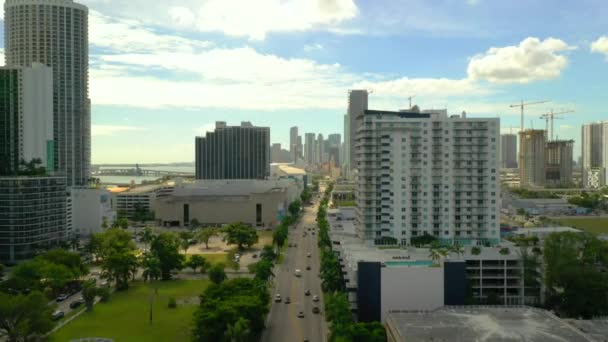 Fliegen Richtung Innenstadt Miami Luft Drohnenaufnahmen — Stockvideo