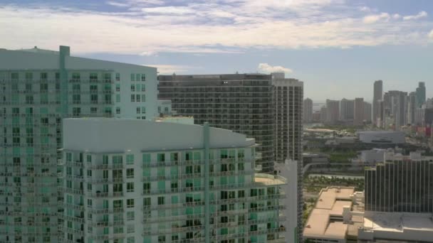 Highrise Condominios Miami Plano Aéreo — Vídeos de Stock