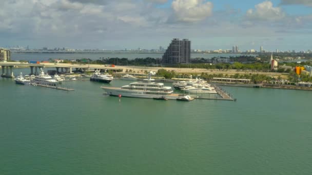 Wyspa Ogrodów Głęboki Port Anteny Drone Miami — Wideo stockowe
