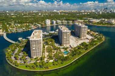Grove Isle Condominium Adası Coconut Grove Miami Florida hava dron fotoğraf