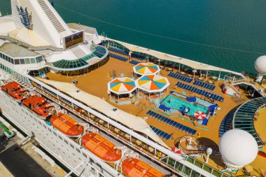 Bir Royal Caribbean Cruise Ship Port Miami Florida ABD hava uçak fotoğrafı