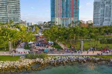 Anteni 2018 Miami Beach Yarı maraton bitiş çizgisine Güney Pointe Park