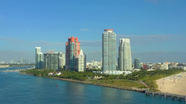 Antenne Drone Video Miami Beach South Pointe Park — Stockvideo