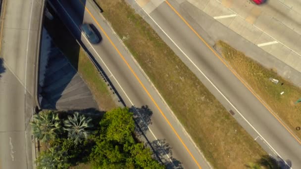 空中を明らかに幹線道路のインターチェンジ — ストック動画