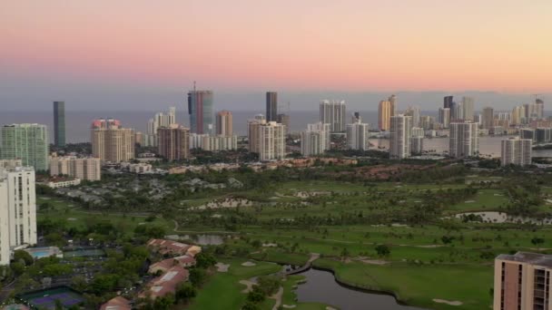 Aerial Tour Aventura Golfplatz 2018 — Stockvideo