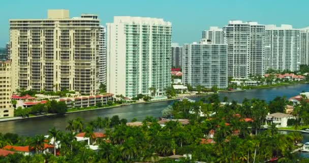 Aerial Video Yacht Intracoastal Miami Aventura — Stockvideo