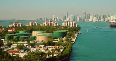 Endüstriyel yakıt petrol konteyner depolama Fisher Island Miami Beach