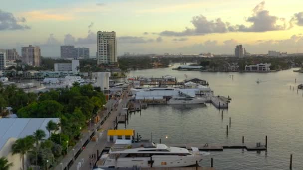 Aerial Rivelare Barche Fort Lauderdale International Boat Show Tramonto — Video Stock