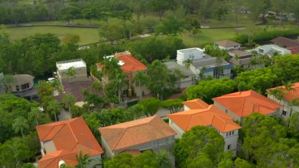 Video Aéreo Casas Residenciales Lujo — Vídeos de Stock