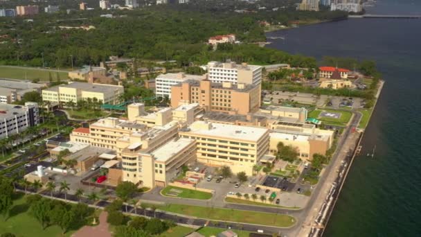 Vídeo Aéreo Frente Mar Escena Del Hospital Miami Mercy — Vídeos de Stock