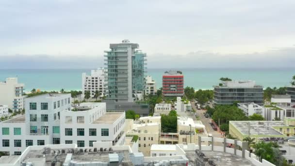 120 Ocean Drive Miami Beach Glas Condominium — Stockvideo