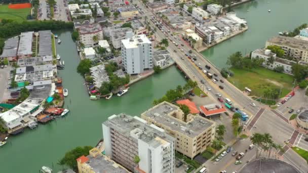空中接近迈阿密海滩无人机射击 — 图库视频影像