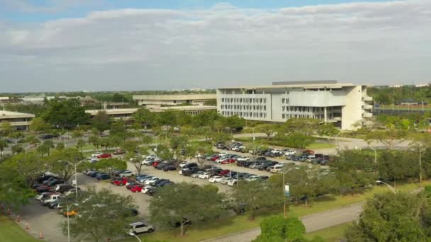 空中视频迈阿密戴德学院肯德尔校区 — 图库视频影像