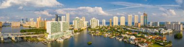 Sunny Isles Beach kıyı kenti Panoraması hava uçak