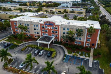 Havadan fotoğraf Baymont Inn Suites Otel Miami Doral
