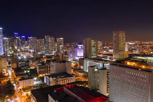 夜のダウンタウン マイアミの空撮画像 — ストック写真