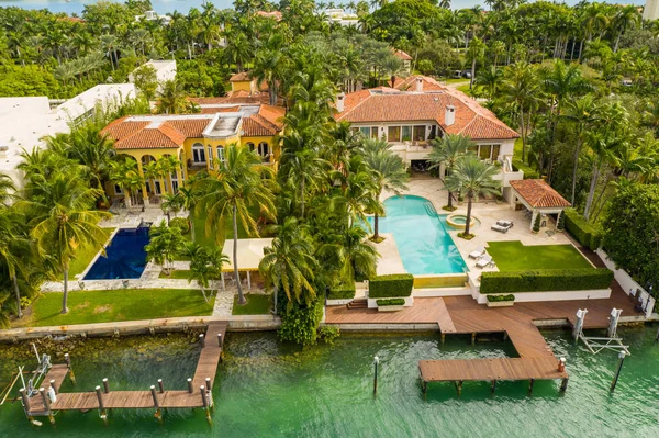 Palazzine Lusso Con Piscine Fronte Mare — Foto Stock