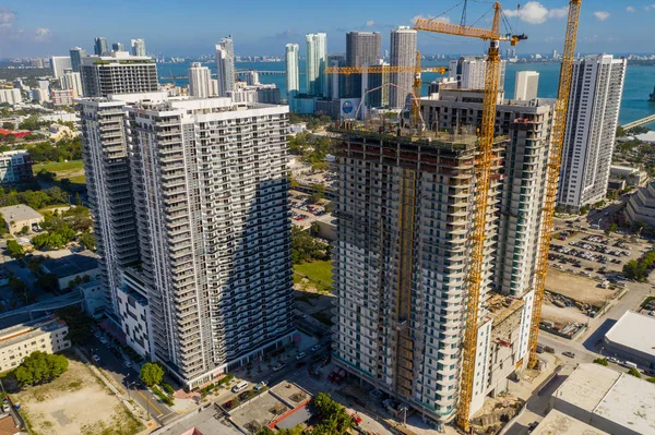 Miami Highrise Byt Pod Stavební Vzdušné Dron Foto — Stock fotografie