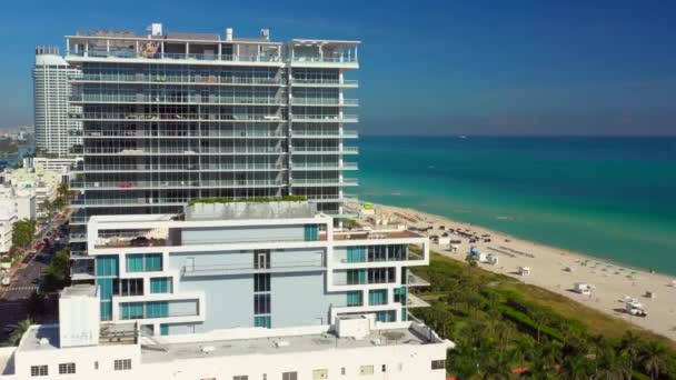 Drone Aéreo Revela Imágenes Miami Beach Resorts Arena Océano — Vídeo de stock