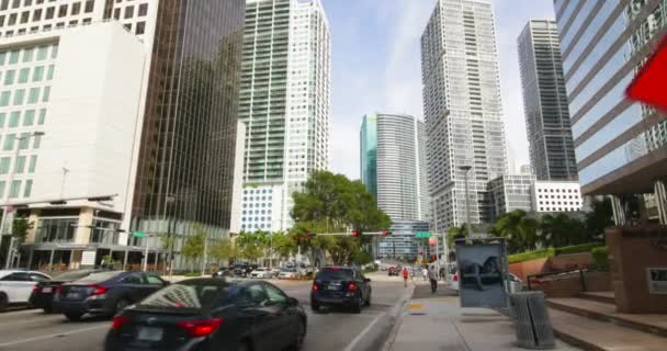 Motociclistas Pov Fpv Brickell Avenue Miami Florida Gimbal Estabilizado — Vídeo de stock