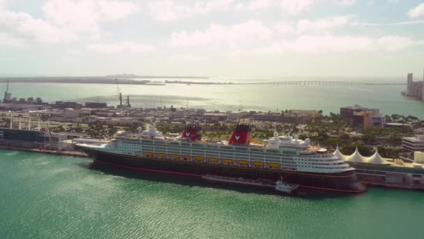 Výletní Loď Disney Magic Přístavu Miami — Stock video