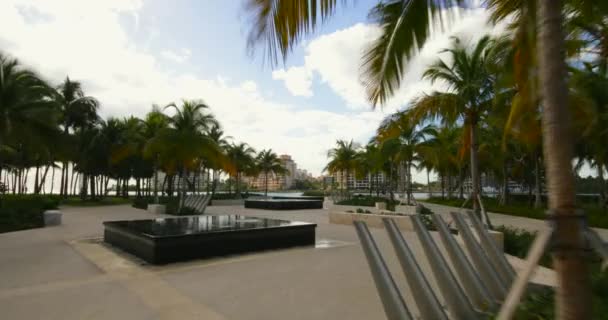 Terra Estabilizado Filmagem Gimbal Miami Beach South Pointe Park Fontes — Vídeo de Stock