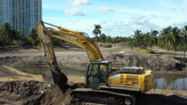 Hava video Kobelco sk350lc eylem Ekskavatör caterpillar 4k dron görüntüleri