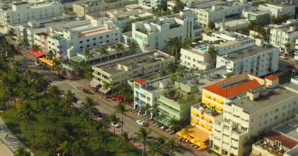 Aire Miami Beach Ocean Drive Hoteles Drone Material Archivo 60P — Vídeo de stock