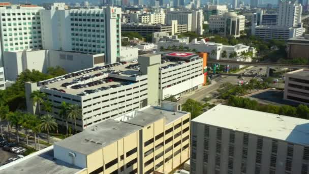 Légi Drone Videóinak Feltár Miami Dade Állami Ügyvédi Iroda Irodaház — Stock videók