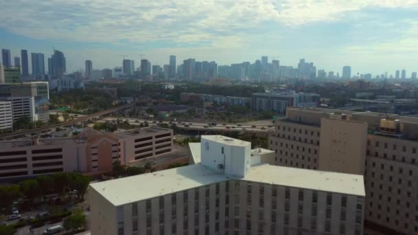 Miami Dade County Pré Julgamento Detenção Centro Aéreo Drone Footage — Vídeo de Stock
