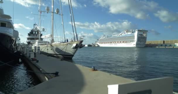 Port Everglades Florida Yachts Intracoastal Video — Stockvideo