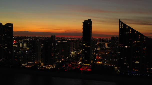 Luces Aéreas Ciudad Atardecer — Vídeo de stock