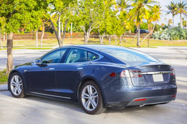 Miami Beach Stany Zjednoczone Ameryki Lutego 2019 2016 Tesla Model — Zdjęcie stockowe