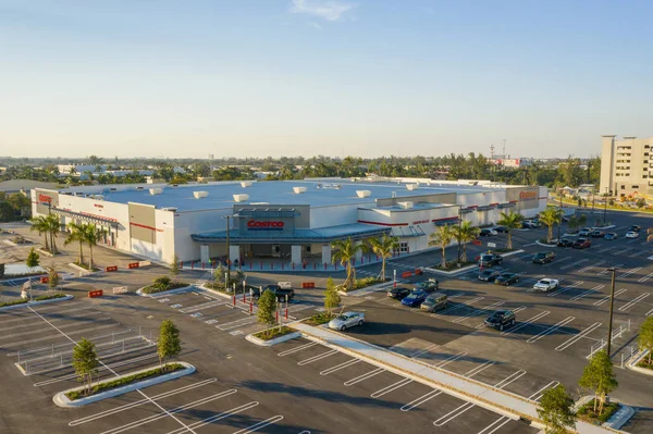 Aerial tour Sawgrass Mills Outlet Mall, Stock Video