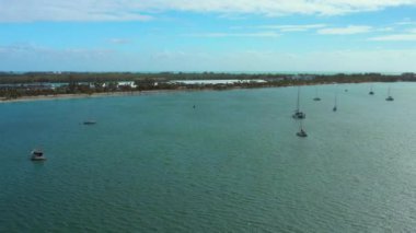 Hava yaklaşımdan Key Biscayne Brickell Bay Fl 4k